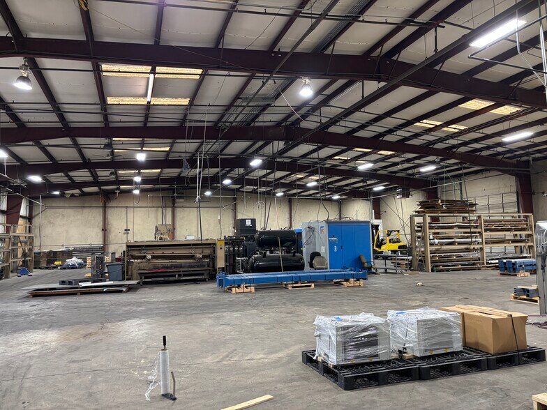 More Photos Of 1146 S Cedar Ridge Dr, Duncanville Industrial For Sale