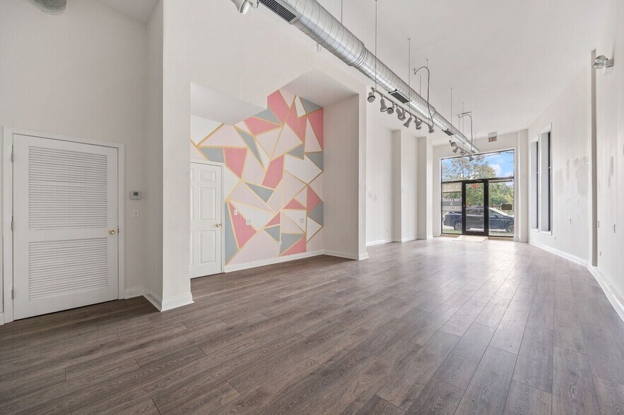 More Photos Of 2800-2802 W Chicago Ave, Chicago Apartments For Sale