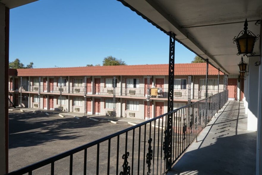 Primary Photo Of 1321 Elm Ave, Rocky Ford Hotel For Sale