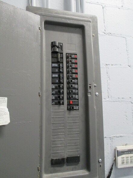 More Photos Of 3 Vine St, Greenwood Lake Warehouse For Lease