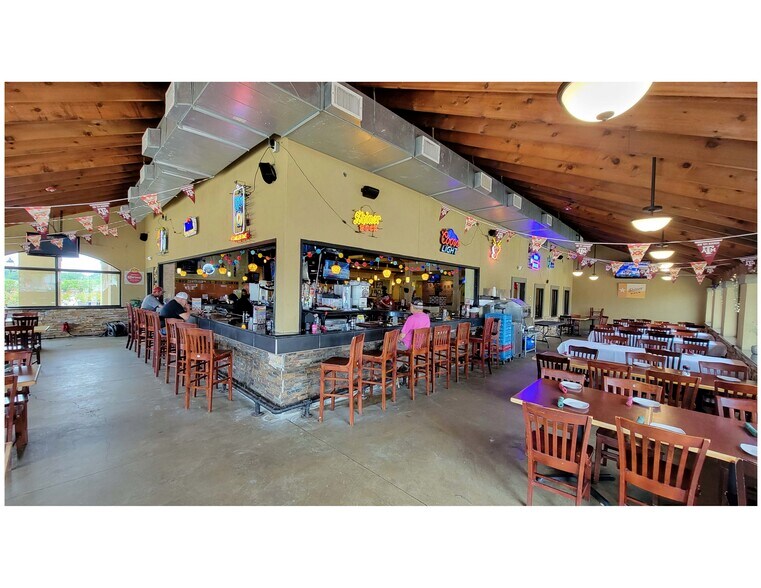 More Photos Of 920 N Earl Rudder Fwy, Bryan Restaurant For Sale