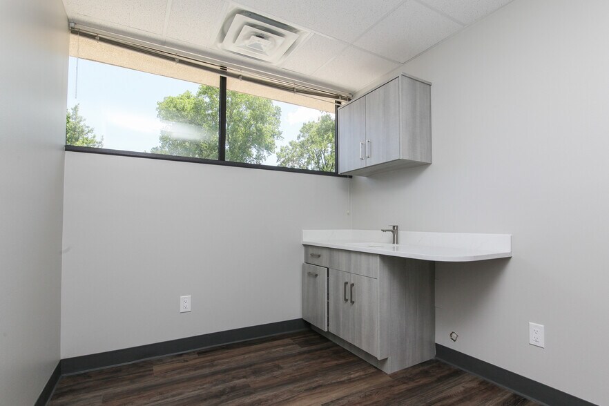 More Photos Of 38300 Van Dyke Ave, Sterling Heights Medical For Lease