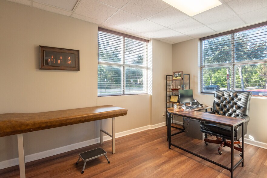 More Photos Of 12959 Palms West Dr, Loxahatchee Medical For Sale