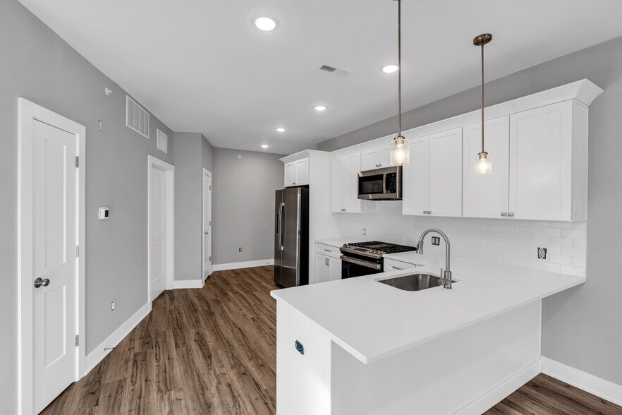 More Photos Of 33 Union Ave, Manasquan Apartments For Sale