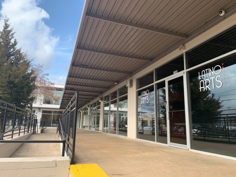 Primary Photo Of 1130 Dragon St, Dallas Showroom For Lease