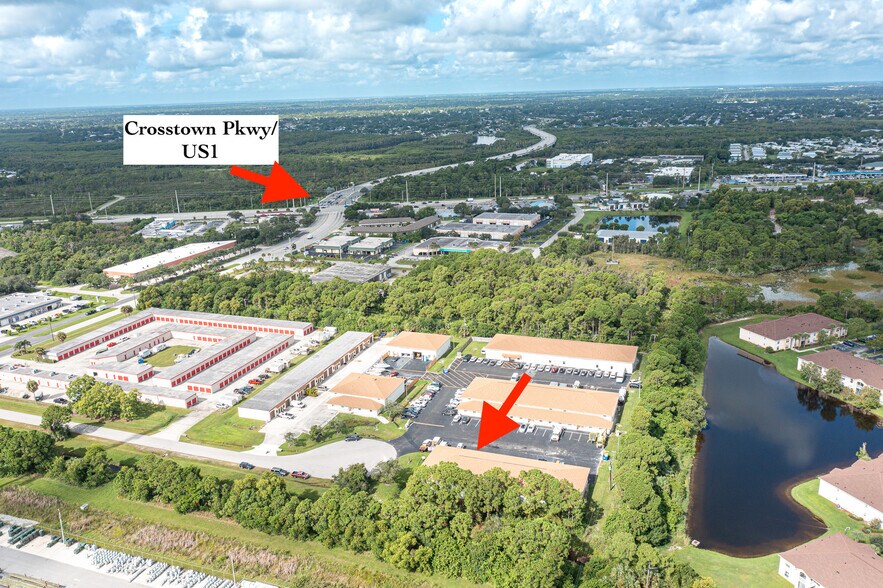 More Photos Of 1053 SE Holbrook Ct, Port Saint Lucie Warehouse For Lease