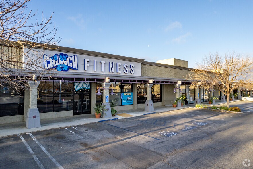 More Photos Of 1109-1189 S State St, Hemet Unknown For Lease