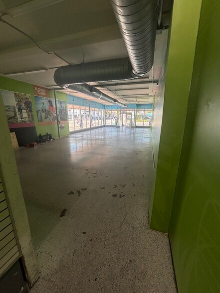 More Photos Of 1401 Washington Ave, Miami Beach Storefront For Lease
