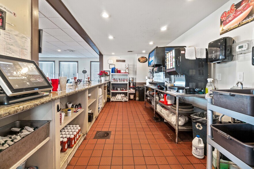 More Photos Of 214 E Pulaski Hwy, Elkton Restaurant For Sale