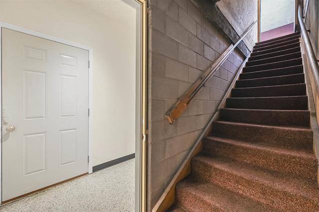 More Photos Of 821 S Broadway, Green Bay Restaurant For Sale