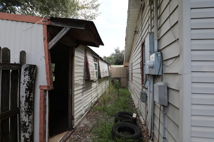 More Photos Of 2747 Eaton ave, Lakeland Specialty For Sale