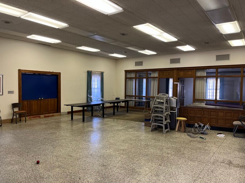 More Photos Of 216 N Camellia Blvd, Fort Valley Office For Sale