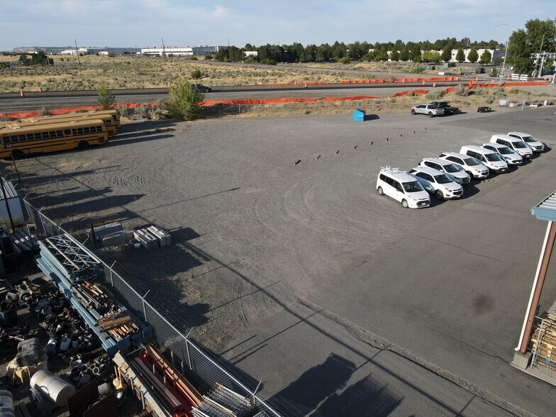 More Photos Of 1992 Saint St, Richland Flex For Sale