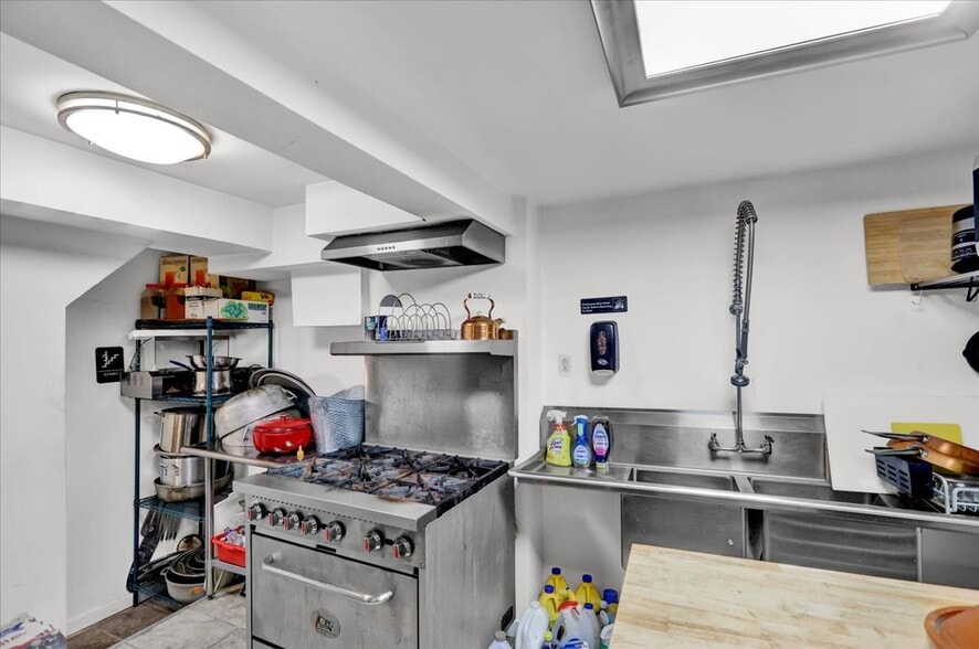 More Photos Of 22 New Holland ave, Shillington Sports And Entertainment For Sale