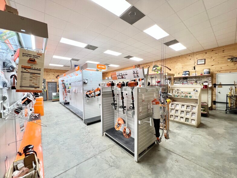 More Photos Of 11660 Highway 96, Millport Auto Repair For Lease