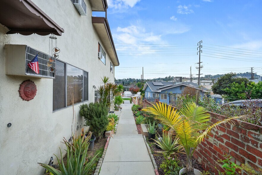 More Photos Of 4311-4315 Eagle Rock Blvd, Los Angeles Storefront Retail Residential For Sale