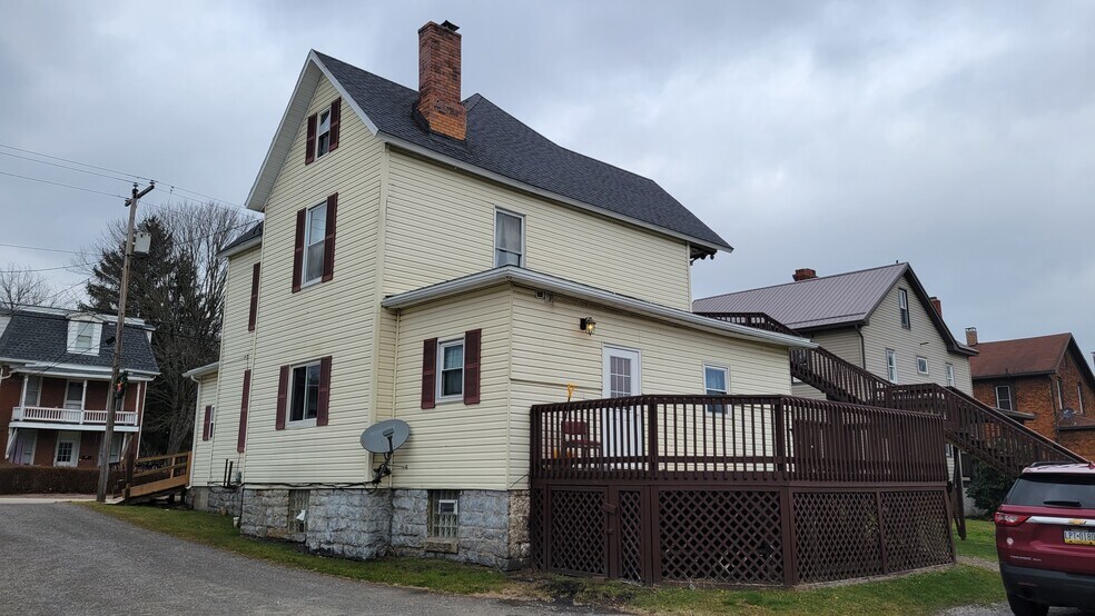 More Photos Of 522 Main St, Rockwood Specialty For Sale