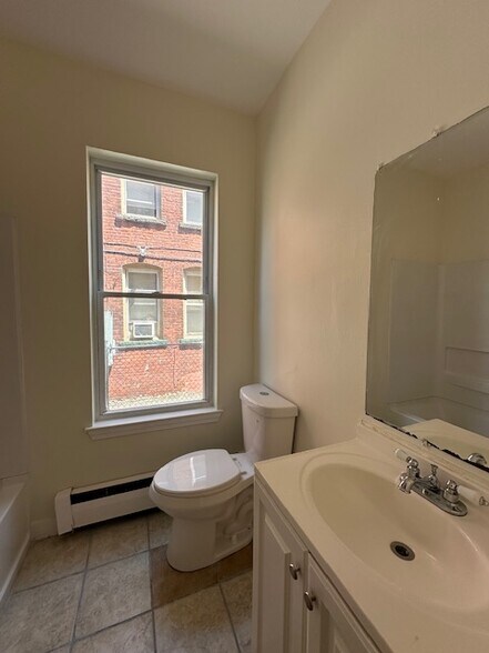 More Photos Of 410 Garden St, Hartford Apartments For Sale