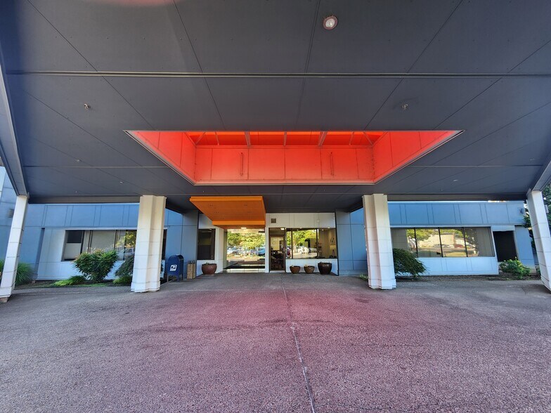 More Photos Of 1001 Molalla Ave, Oregon City Office For Lease