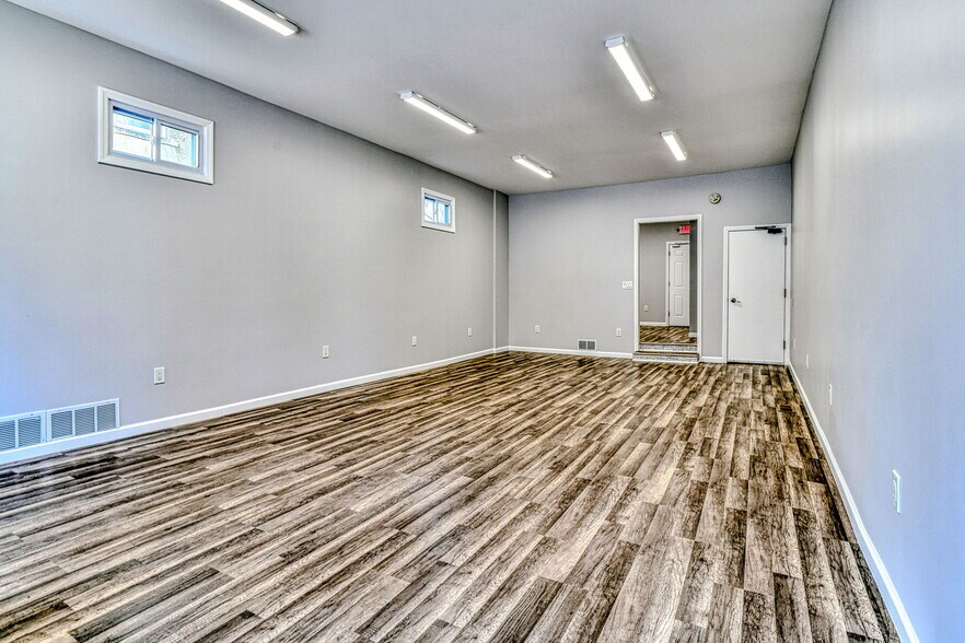 More Photos Of 137 Main St, Sayreville Storefront Retail Residential For Lease