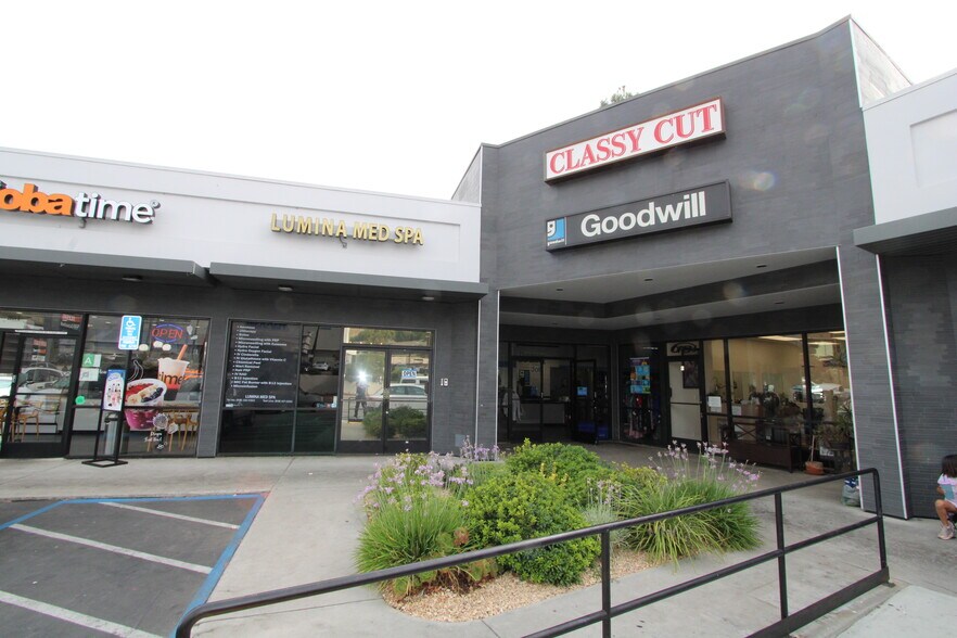 More Photos Of 2060-2064 Verdugo Blvd, Glendale Unknown For Lease