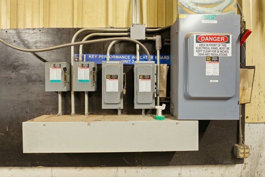 More Photos Of 109 Apremont Way, Westfield Manufacturing For Lease