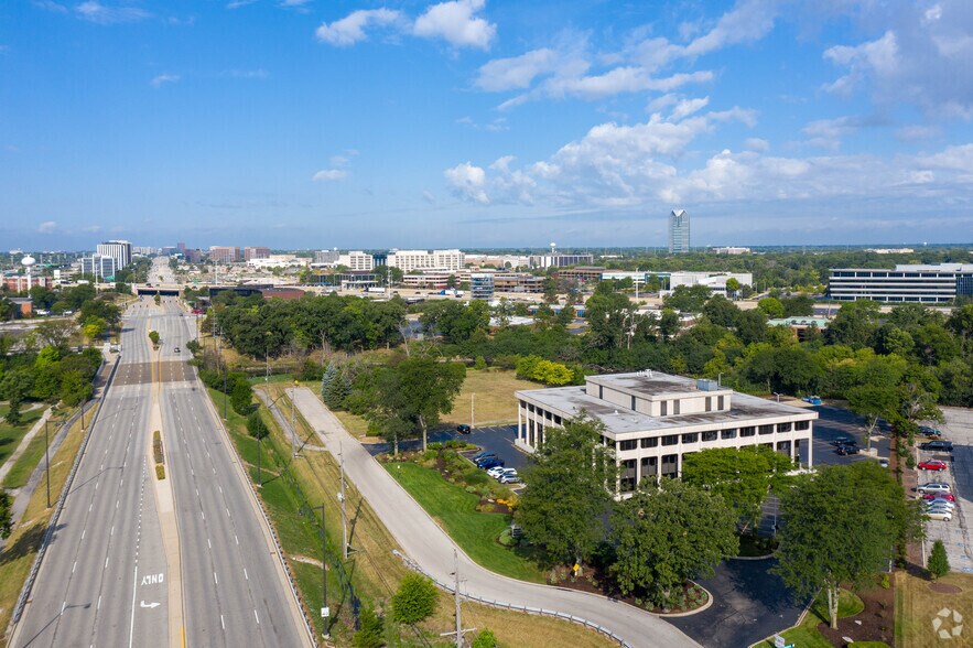 More Photos Of 600 22nd St, Oak Brook Office For Lease