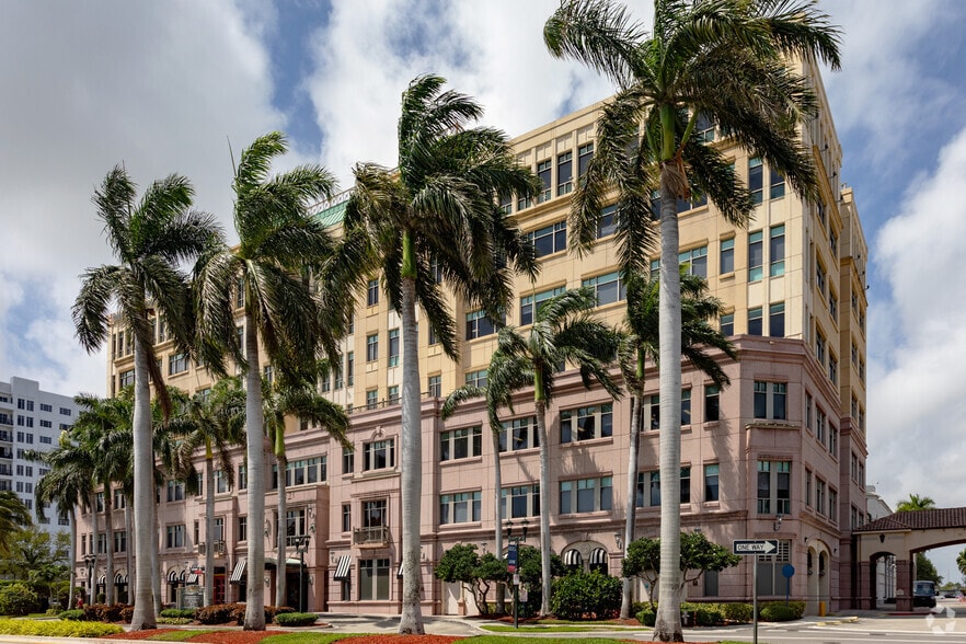 More Photos Of 225 NE Mizner Blvd, Boca Raton Office For Lease