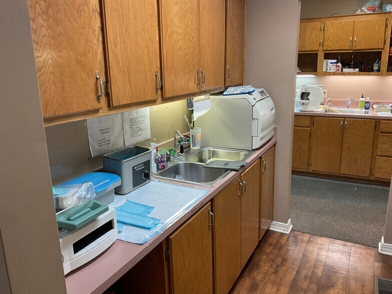 More Photos Of 1666 S Forest Ave, Luverne Medical For Sale