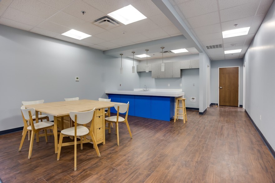 More Photos Of 400 Corporate Dr, Stafford Office For Sale