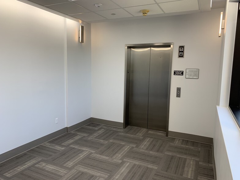 More Photos Of 3305 Steck Ave, Austin Loft Creative Space For Lease