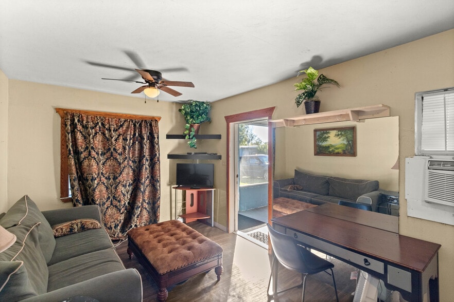 More Photos Of 6808 Lake Griffin Rd, Lady Lake Hotel For Sale