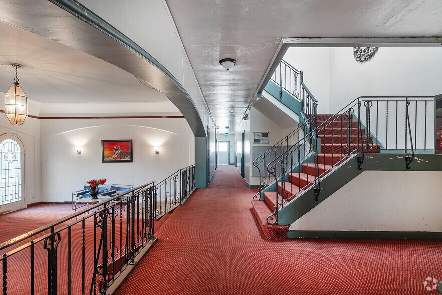 More Photos Of 100 N Kenmore Ave, Los Angeles Apartments For Sale
