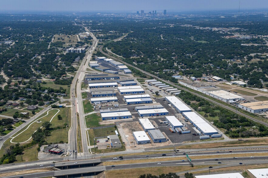 More Photos Of 5721 E Rosedale St, Fort Worth Unknown For Lease