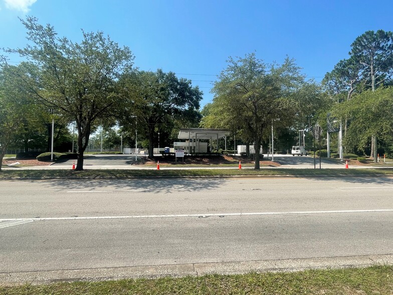 Primary Photo Of 8346 Normandy Blvd, Jacksonville Convenience Store For Sale