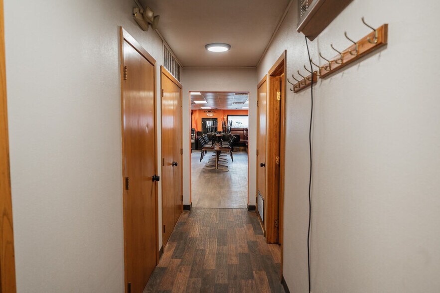 More Photos Of 510 Main St, Ormsby Restaurant For Sale