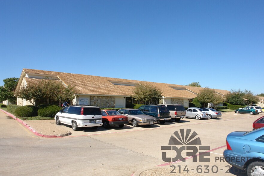 More Photos Of 1116-1126 W Pioneer Pky, Arlington Unknown For Lease