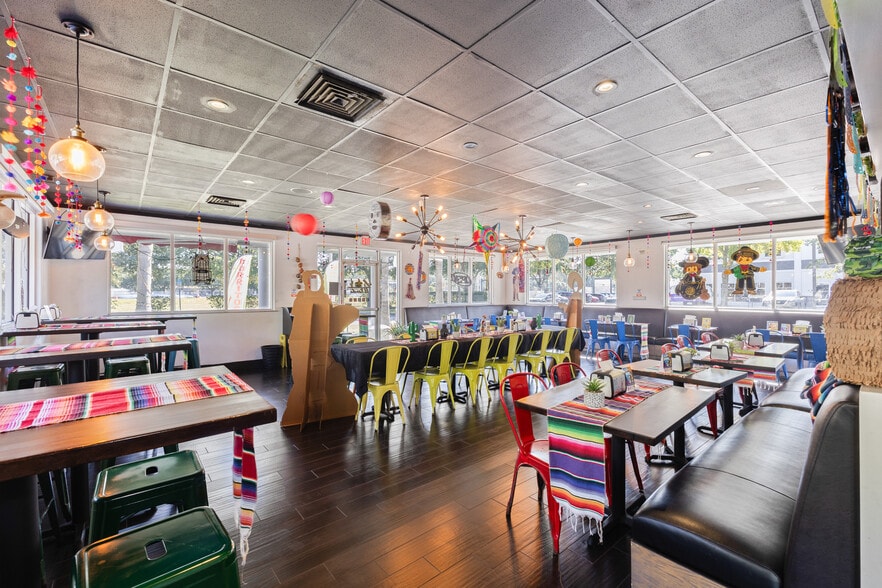 More Photos Of 8841 Commodity Cir, Orlando Fast Food For Lease