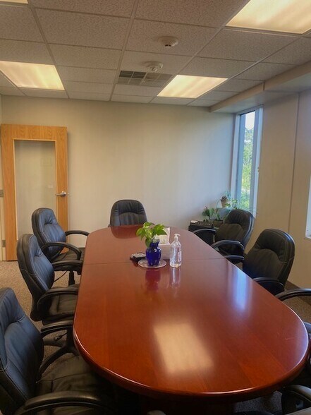 More Photos Of 20 Walnut St, Wellesley Office For Lease