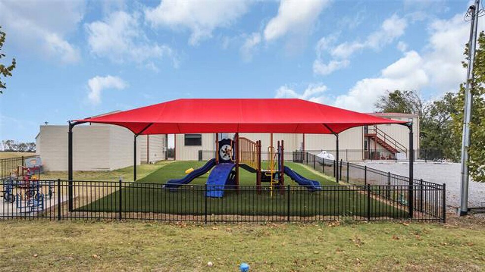 More Photos Of 4379 Highway 7 W, Sulphur Daycare Center For Sale