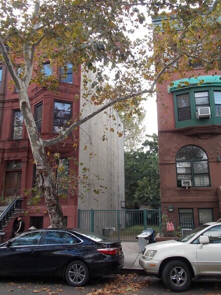 More Photos Of 24 W 130th St, New York Land For Sale