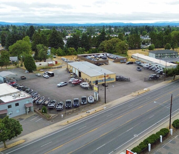 More Photos Of 1700 Highway 99 N, Eugene General Retail For Sale