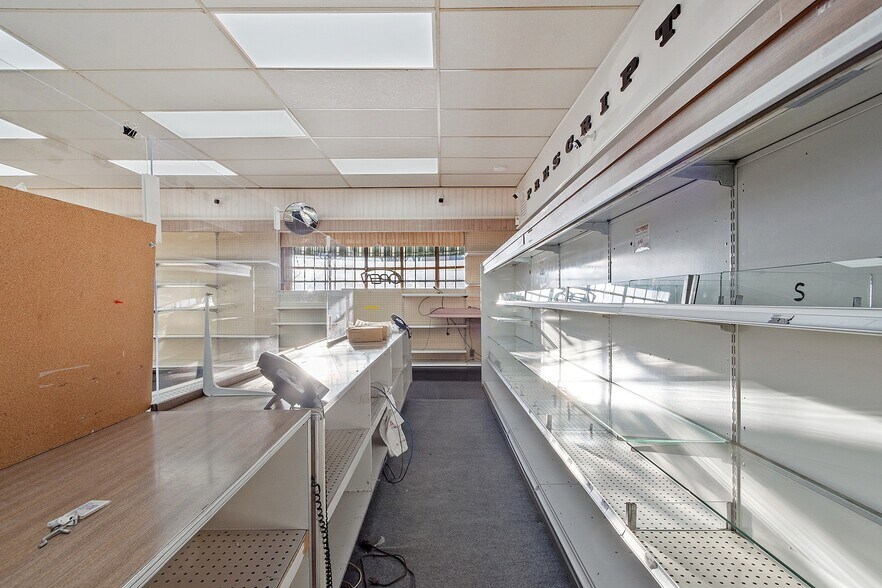 More Photos Of 130 Parker St, Lawrence Office Residential For Sale