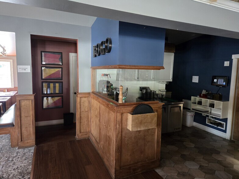 More Photos Of 4570 Main St, Manchester Center General Retail For Sale