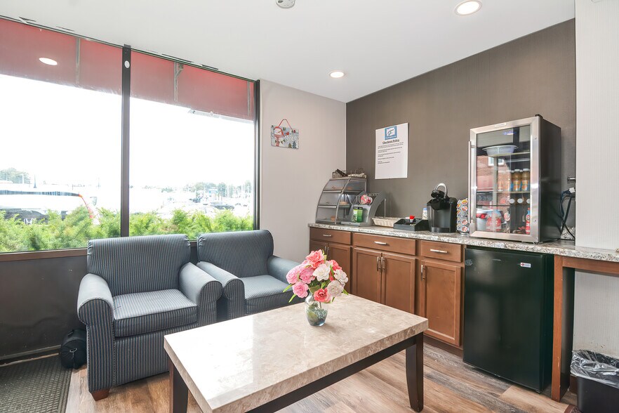 More Photos Of 1186 Worcester Rd, Framingham Hotel For Sale