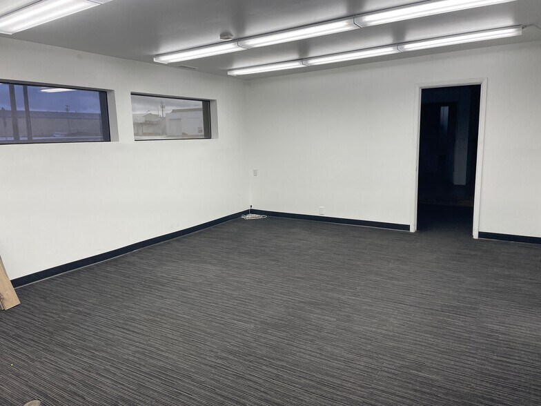 More Photos Of 4230 E Mission Ave, Spokane Warehouse For Lease