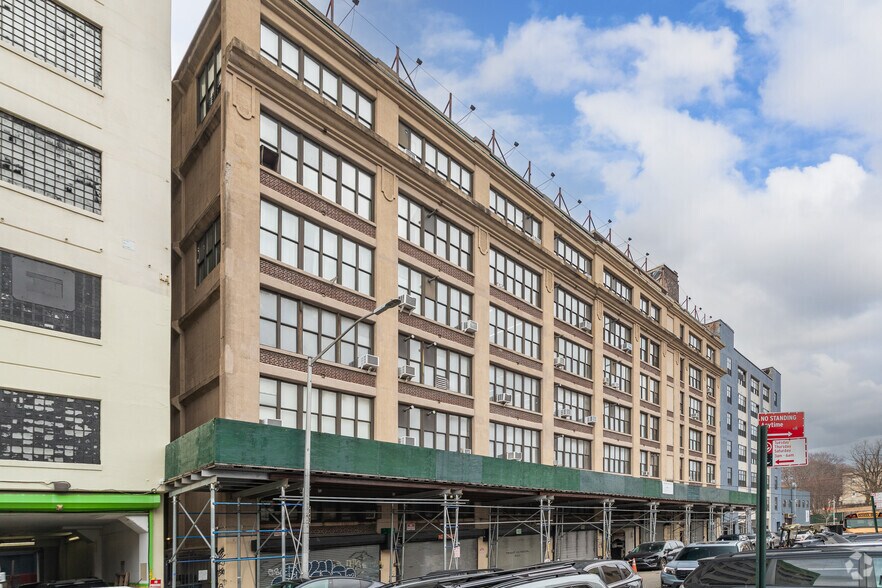 More Photos Of 20 Grand Ave, Brooklyn Office For Sale