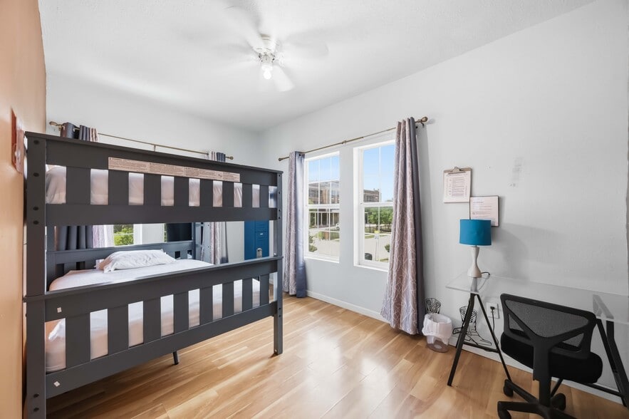 More Photos Of 4018 Chartres St, Houston Hospitality For Sale