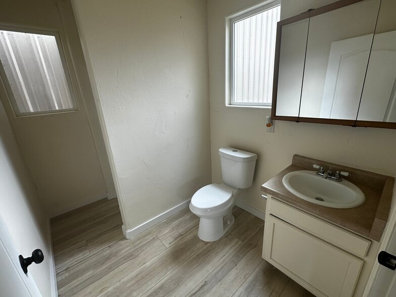 More Photos Of 321 Pitkin Ave, Grand Junction Flex For Sale