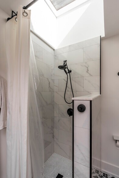 More Photos Of 302 W High St, Lexington Office Residential For Sale